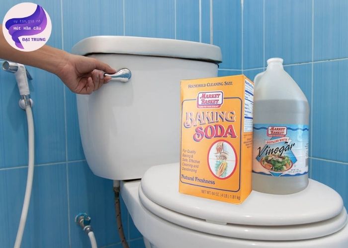 thông bể phốt bằng baking soda