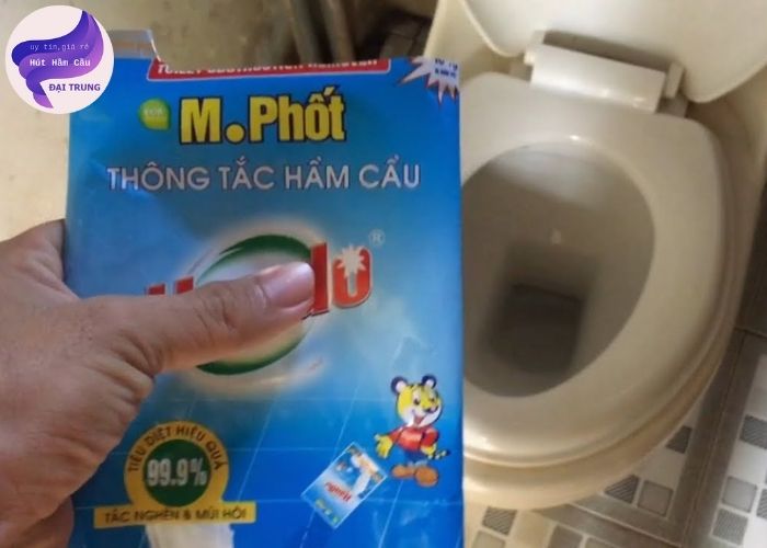 tự thông bồn cầu tại nhà