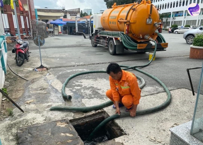 Dịch vụ hút hầm cầu huyện Bình Chánh Dịch vụ hút hầm cầu huyện Bình Chánh