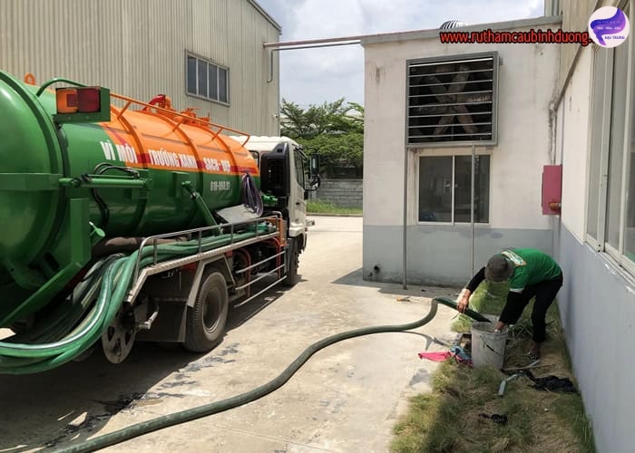 Dịch vụ hút hầm cầu quận 12 (3) Dịch vụ hút hầm cầu quận 12 (3)