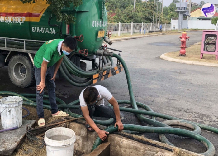 Dịch vụ hút hầm cầu quận Tân Bình (4) Dịch vụ hút hầm cầu quận Tân Bình (4)