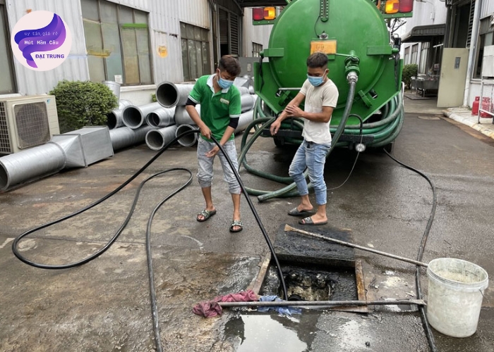Hút hầm cầu Phú Mỹ (2)