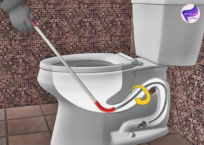 Cách thông bồn cầu bị tắc nặng (5)
