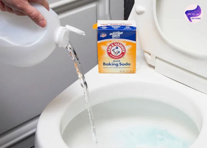 Thông bồn cầu bằng giấm