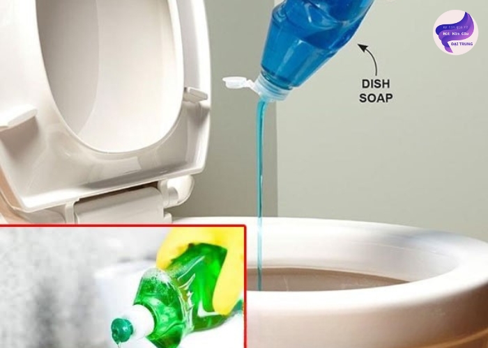 Thông bồn cầu bằng nước rửa chén (8)