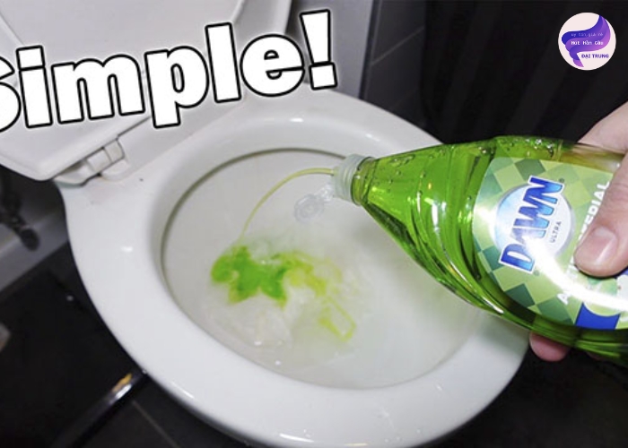 Thông bồn cầu bằng nước rửa chén