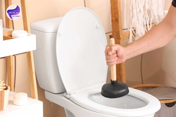 cách thông tắc bồn cầu bằng bột khai và giấm (2)