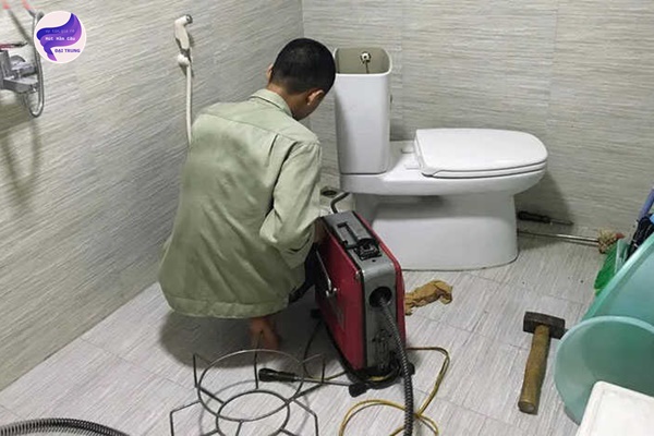 thông tắc bồn cầu huế (1)