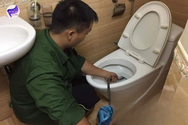 thông tắc bồn cầu khánh hòa (5)
