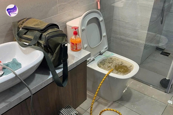 thông tắc bồn cầu khánh hòa (9)