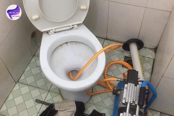 thông tắc bồn cầu quảng ngãi (2)