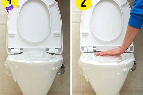 mẹo thông bồn cầu bị tắc giấy ăn (5)